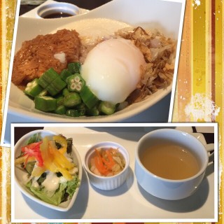 BOND CAFE